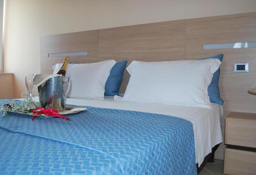 غرفة سوبيريور, The Queen