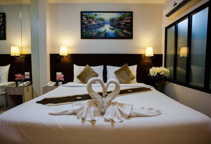 Superior Szoba, @ White Patong