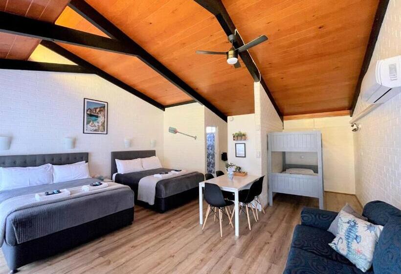 סוויטה משפחתית, Jetty Motel The Entrance