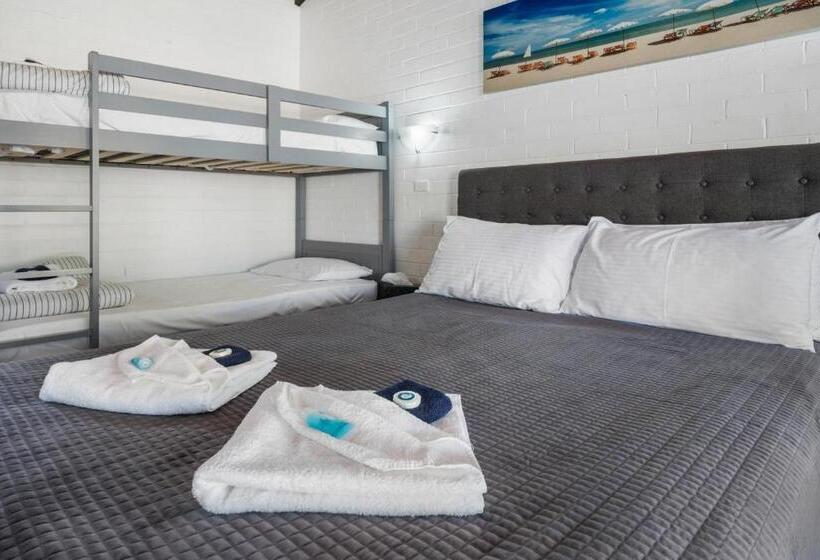 חדר משפחתי, Jetty Motel The Entrance