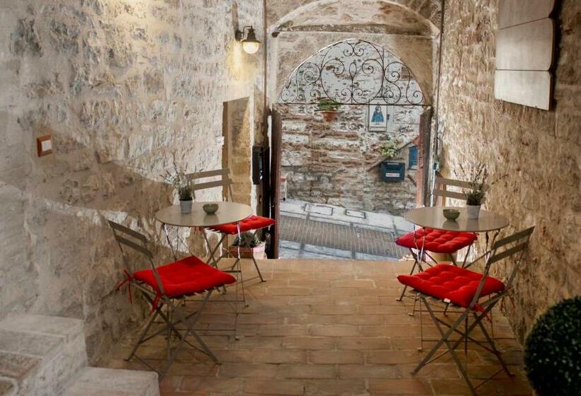 Студия Стандарт, Appartamenti San Francesco Spello