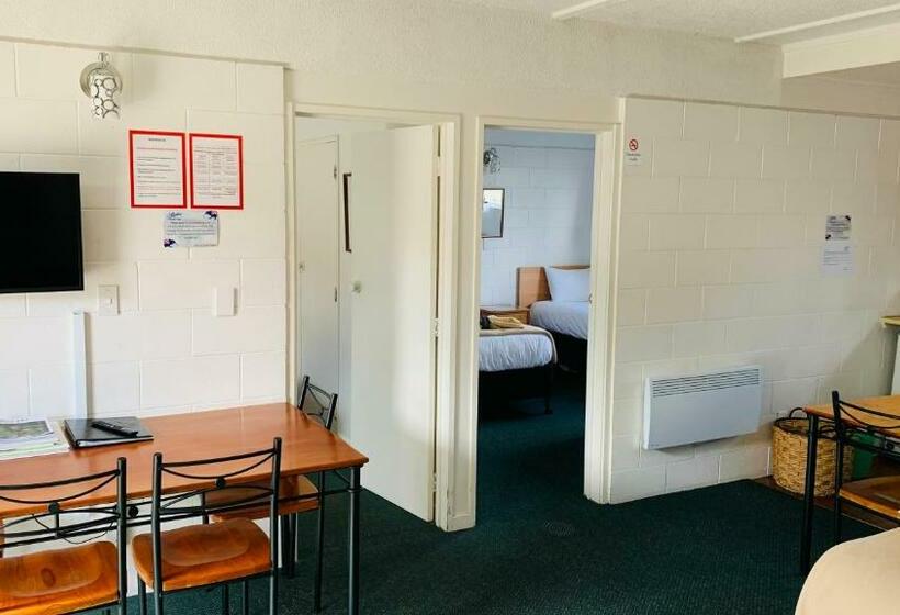 2人卧室家庭公寓, Alpha Motor Inn