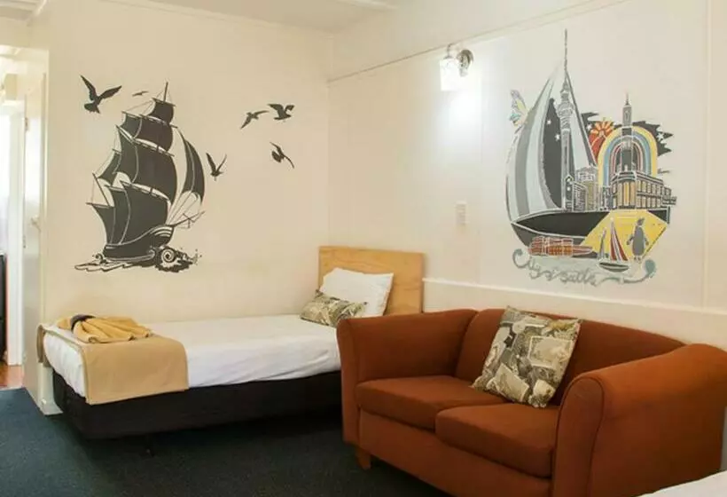 آپارتمان خانوادگی 2 خوابه, Alpha Motor Inn