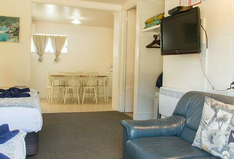 单卧家庭公寓, Alpha Motor Inn