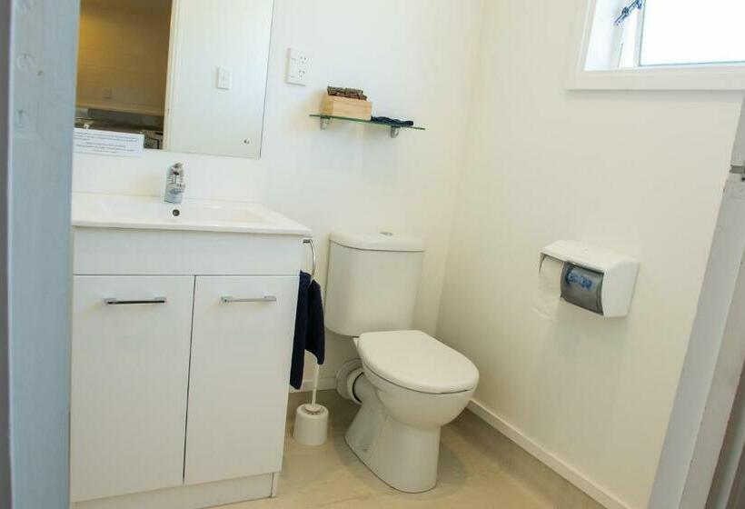 单卧家庭公寓, Alpha Motor Inn