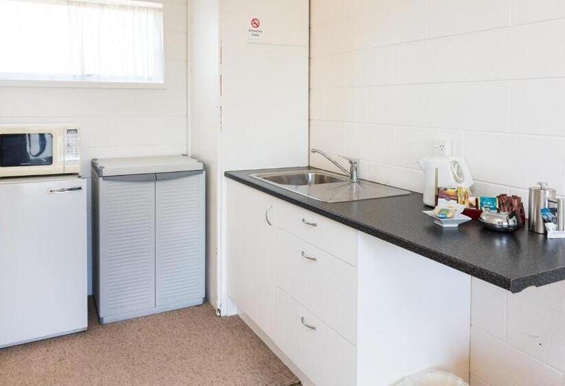 Студия Стандарт, Alpha Motor Inn