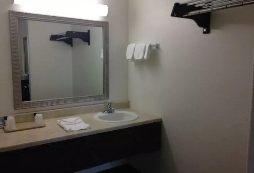 デラックスジュニアスイート, America Inn & Suites