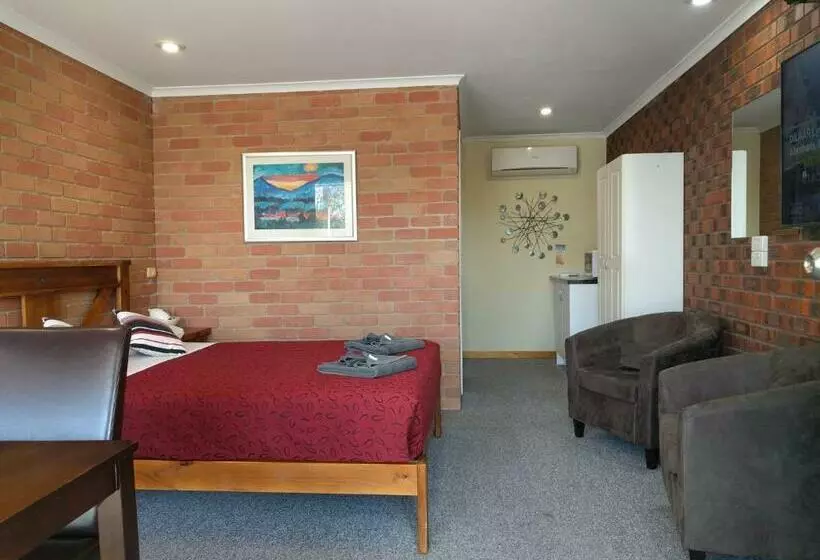 デラックスルーム, Travellers Inn Kaniva