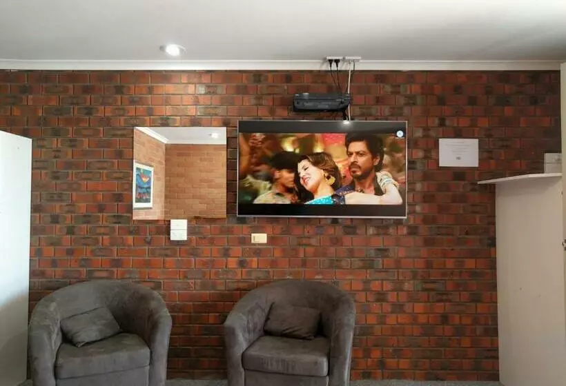 デラックスルーム, Travellers Inn Kaniva
