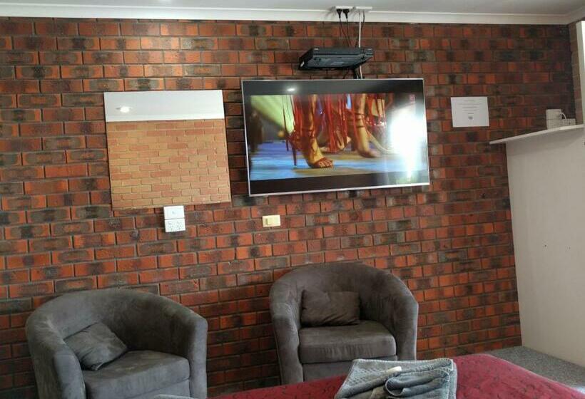 חדר דלוקס, Travellers Inn Kaniva