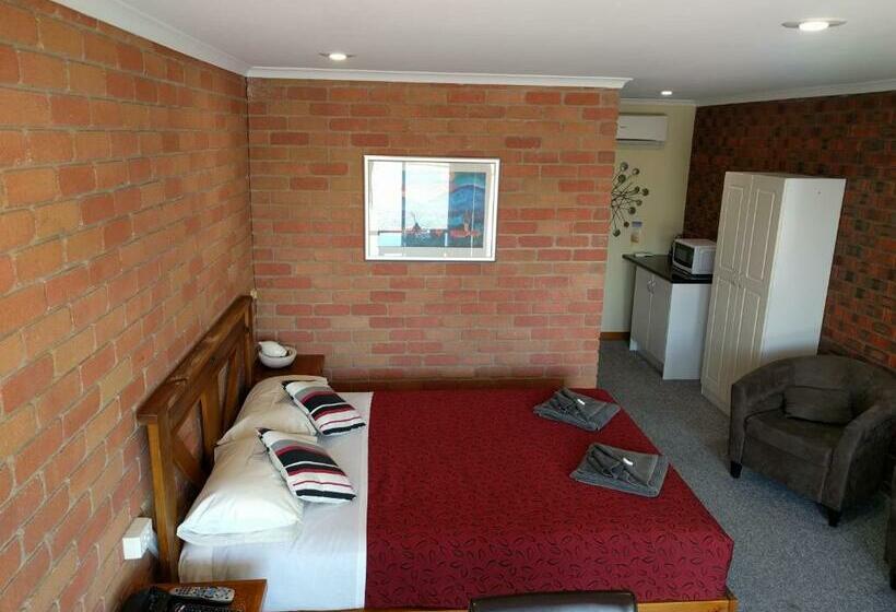 חדר דלוקס, Travellers Inn Kaniva