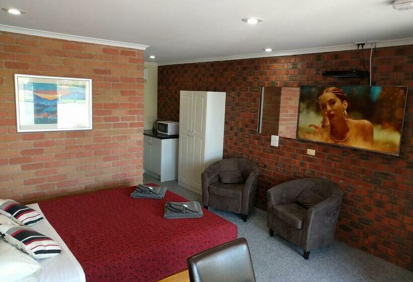 חדר דלוקס, Travellers Inn Kaniva