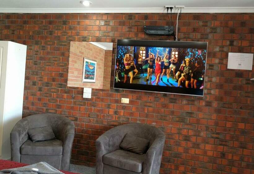 חדר דלוקס, Travellers Inn Kaniva