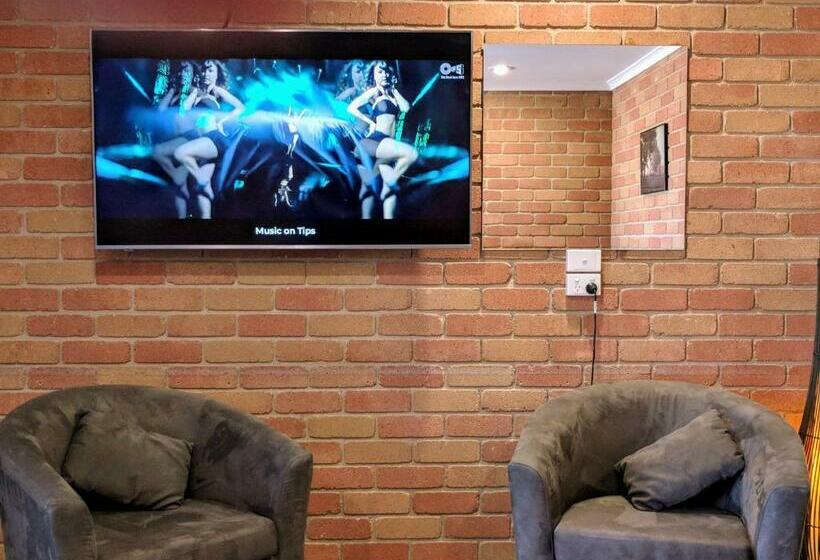 디럭스 룸, Travellers Inn Kaniva