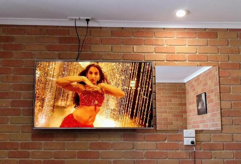 חדר דלוקס, Travellers Inn Kaniva