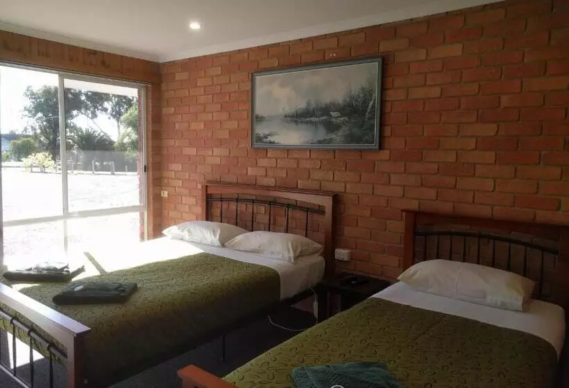 スーペリアールーム, Travellers Inn Kaniva