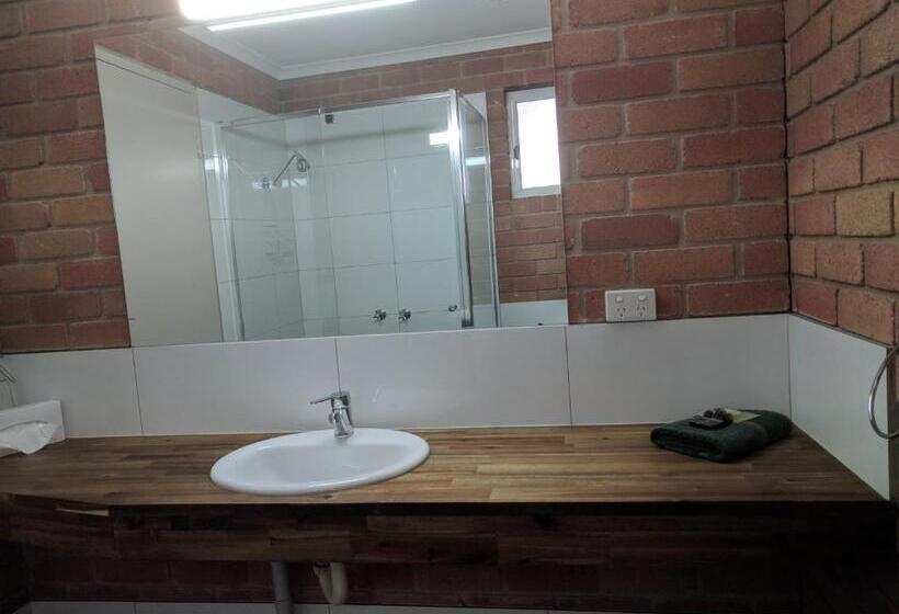 חדר סופריור, Travellers Inn Kaniva