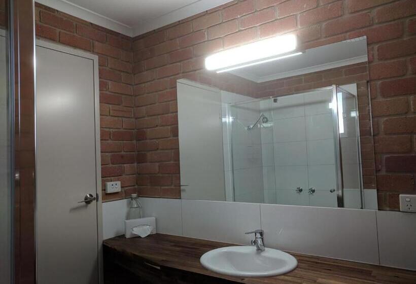 Quarto Superior, Travellers Inn Kaniva