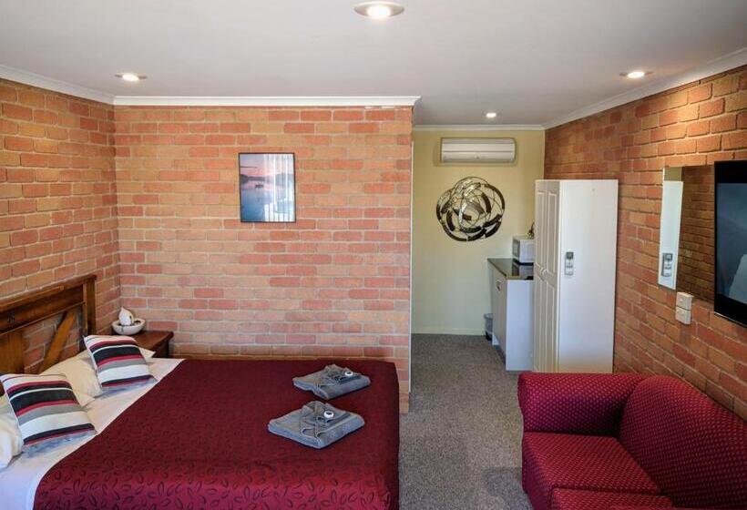 디럭스 룸, Travellers Inn Kaniva