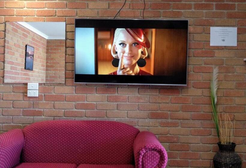 חדר דלוקס, Travellers Inn Kaniva