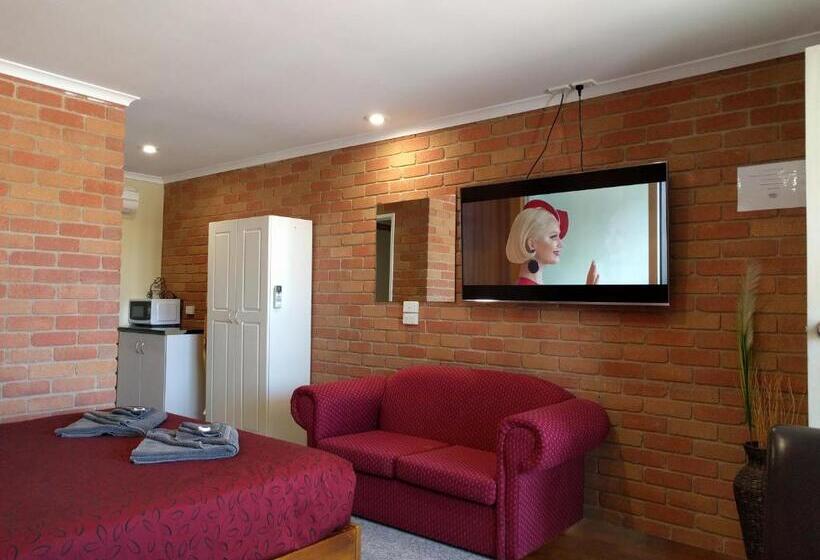 חדר דלוקס, Travellers Inn Kaniva