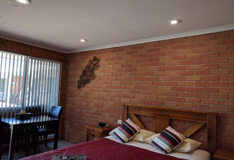 디럭스 룸, Travellers Inn Kaniva