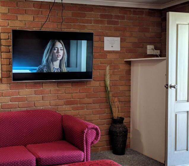 חדר דלוקס, Travellers Inn Kaniva