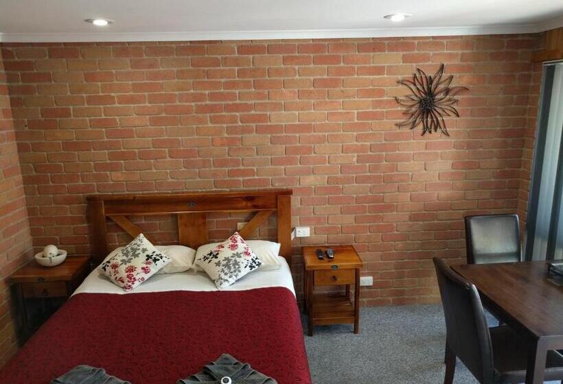 חדר דלוקס, Travellers Inn Kaniva