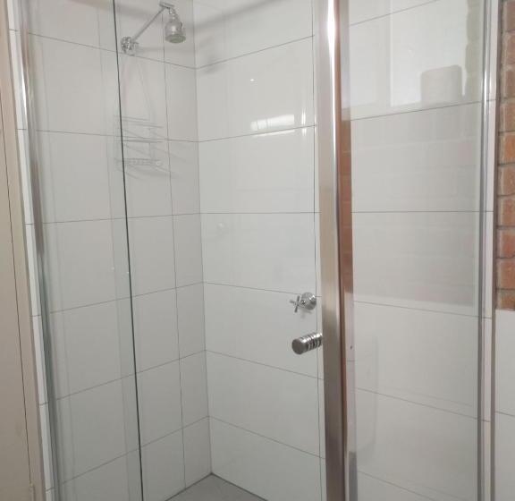 Quarto Superior, Travellers Inn Kaniva
