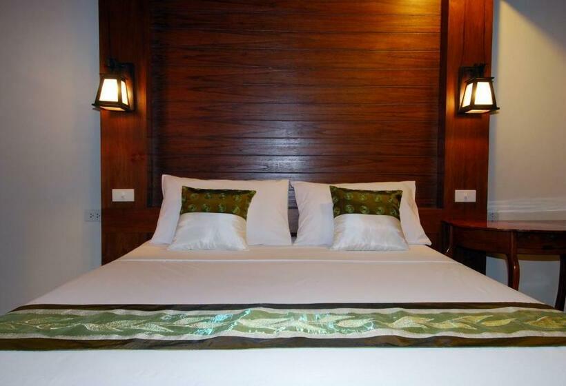 Quarto Deluxe, Baan Pakgasri Hideaway