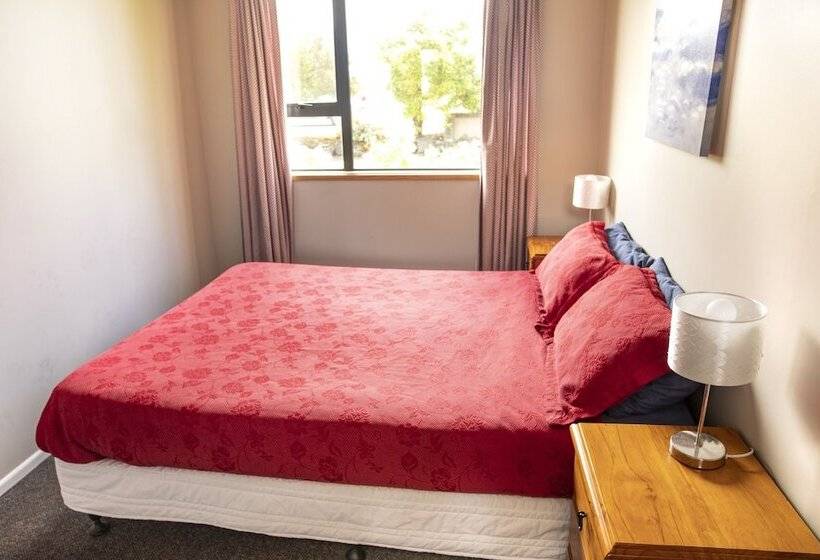 バス共有のスタンダードルーム, Dusky Lodge