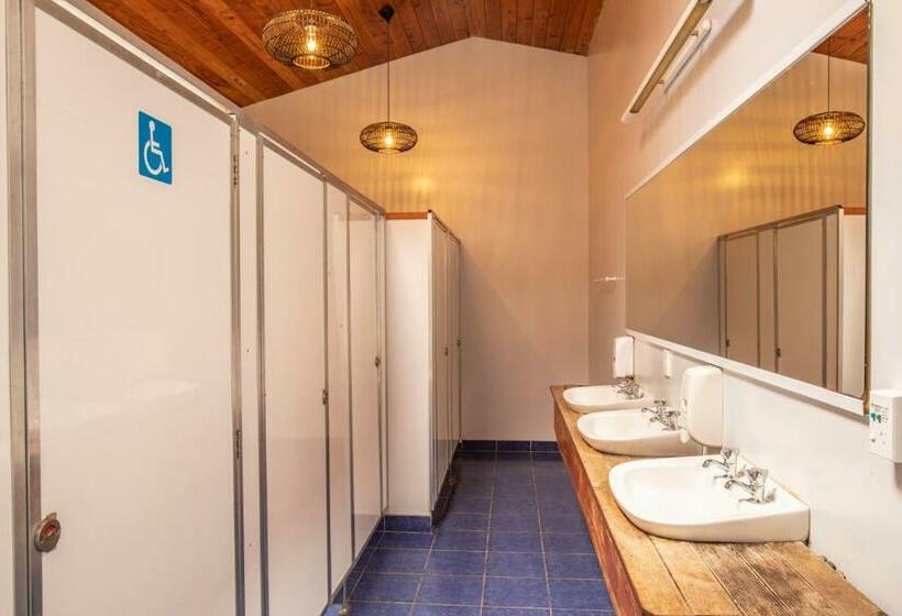 バス共有のスタンダードルーム, Dusky Lodge