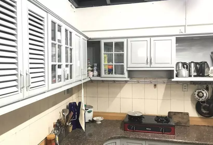 اتاق لوکس سه تخته, Casablanca Boutique Hotel Hue