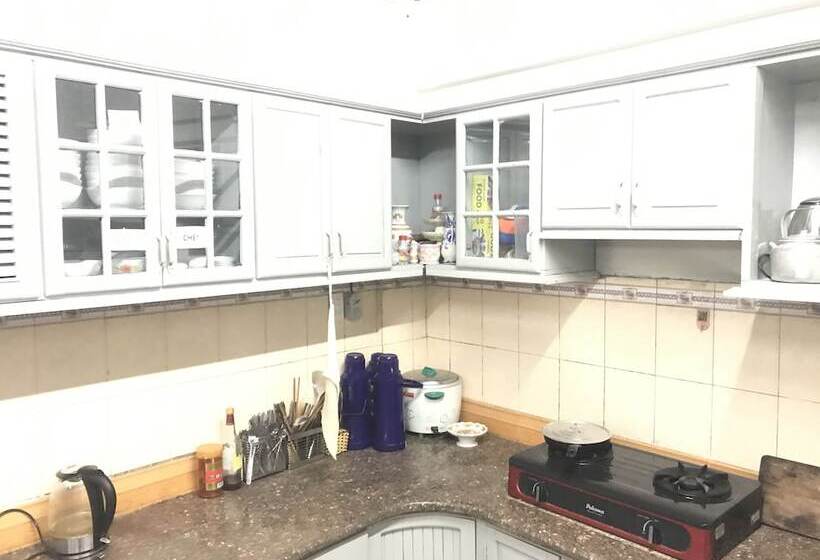 اتاق لوکس سه تخته, Casablanca Boutique Hotel Hue