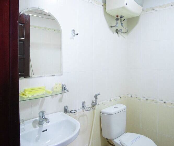 اتاق لوکس سه تخته, Casablanca Boutique Hotel Hue