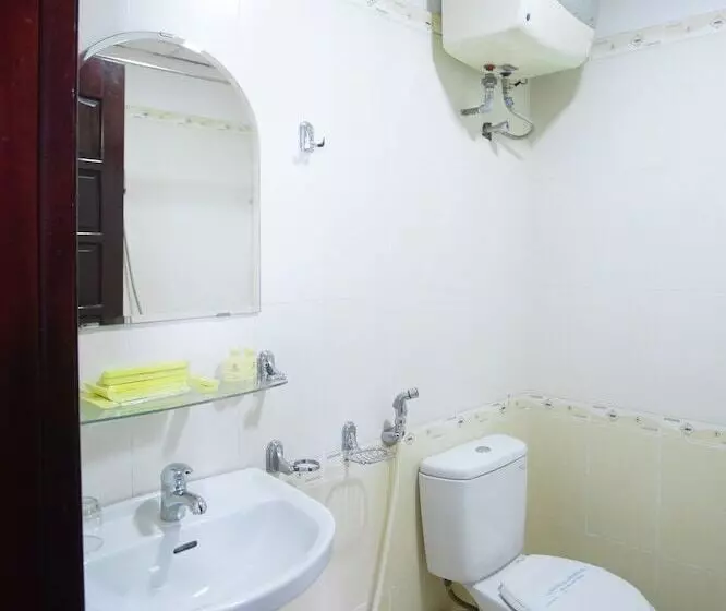 اتاق لوکس سه تخته, Casablanca Boutique Hotel Hue