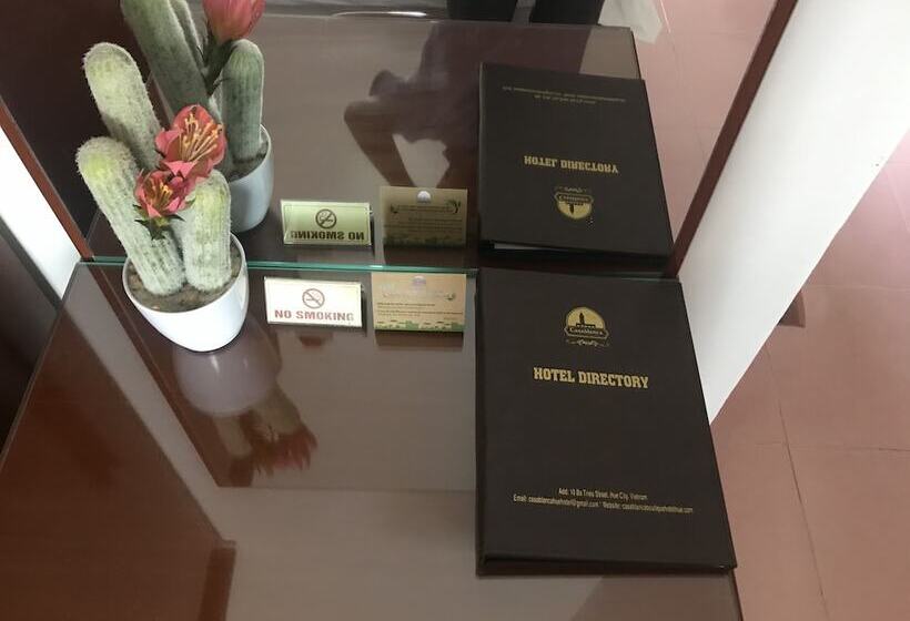 اتاق لوکس سه تخته, Casablanca Boutique Hotel Hue