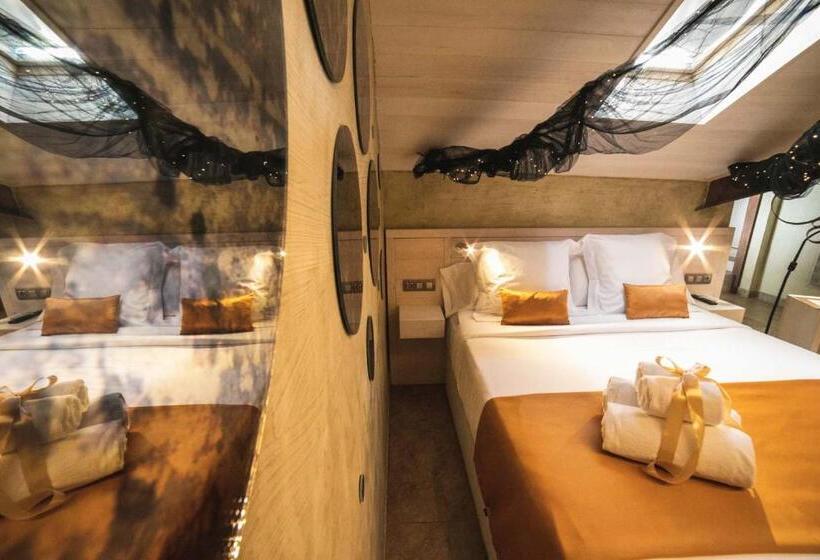 سوییت جونیور, Boutique Patio Del Posadero