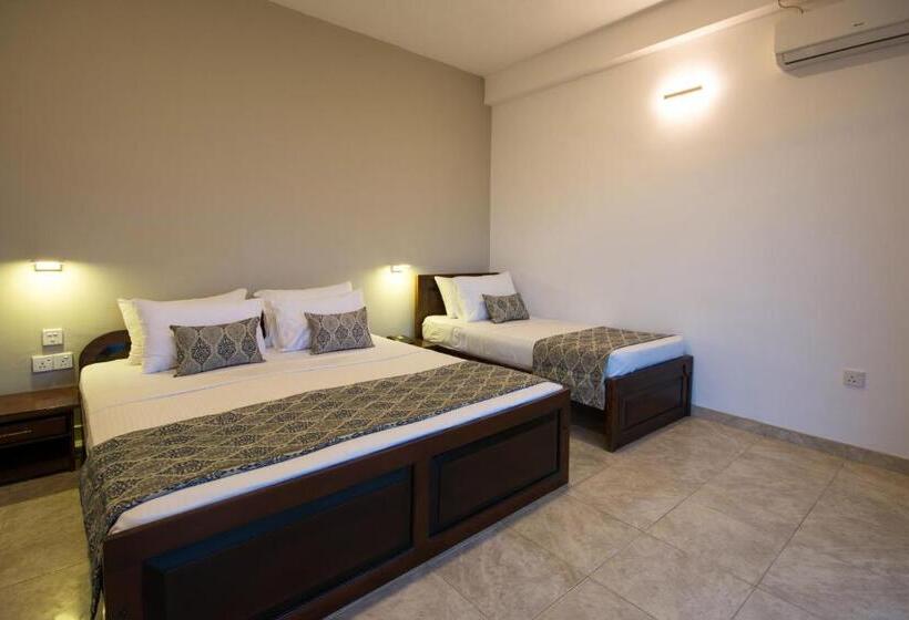 Deluxe Kolmen Hengen Huone, Ceyloni Panorama Resort