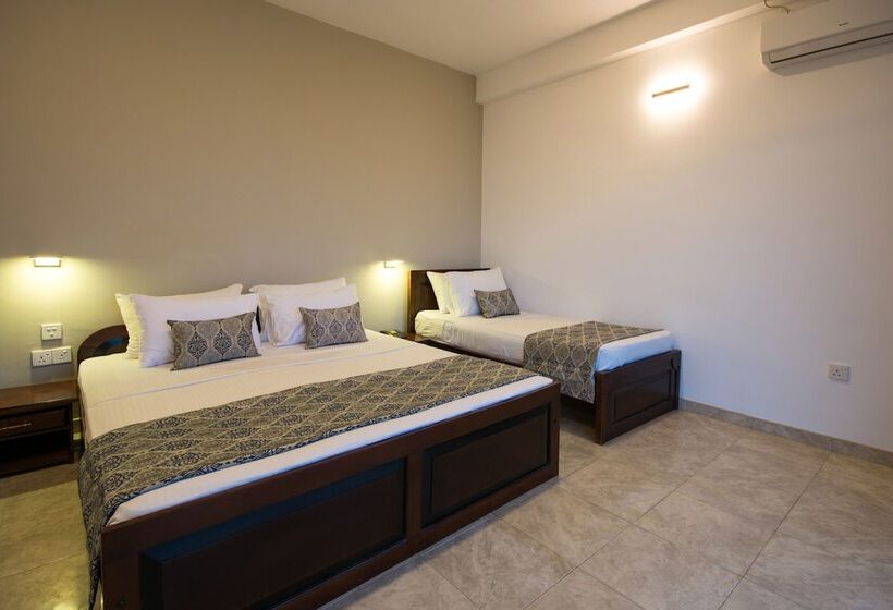 Pokój Deluxe Trzyosobowy, Ceyloni Panorama Resort