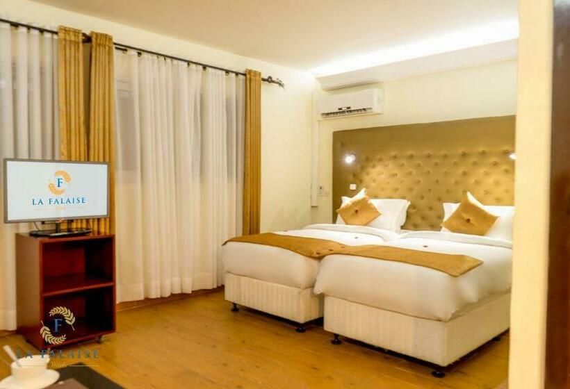 سوییت اجرایی, Hôtel Résidence La Falaise