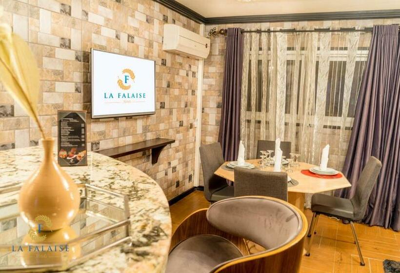 سوییت اجرایی, Hôtel Résidence La Falaise