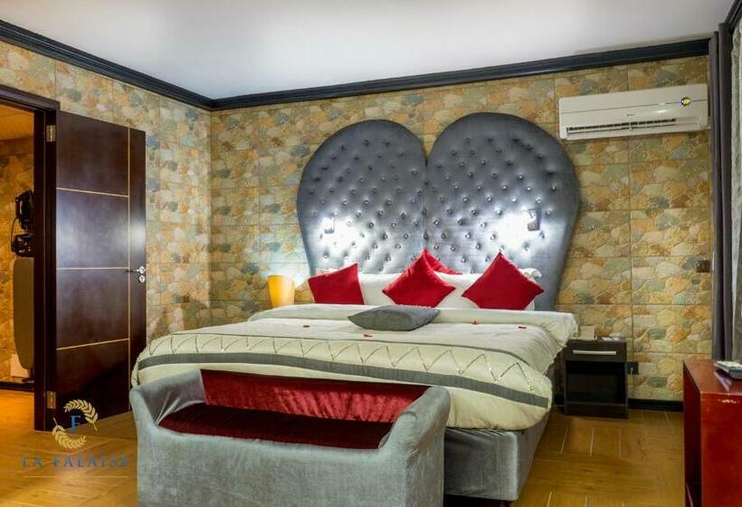 سوییت اجرایی, Hôtel Résidence La Falaise