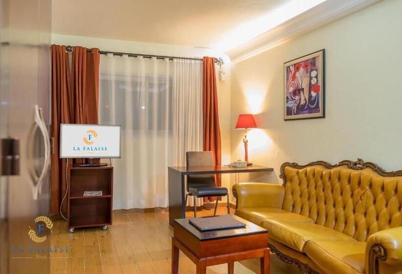 اتاق سوپریور با تخت بزرگ, Hôtel Résidence La Falaise