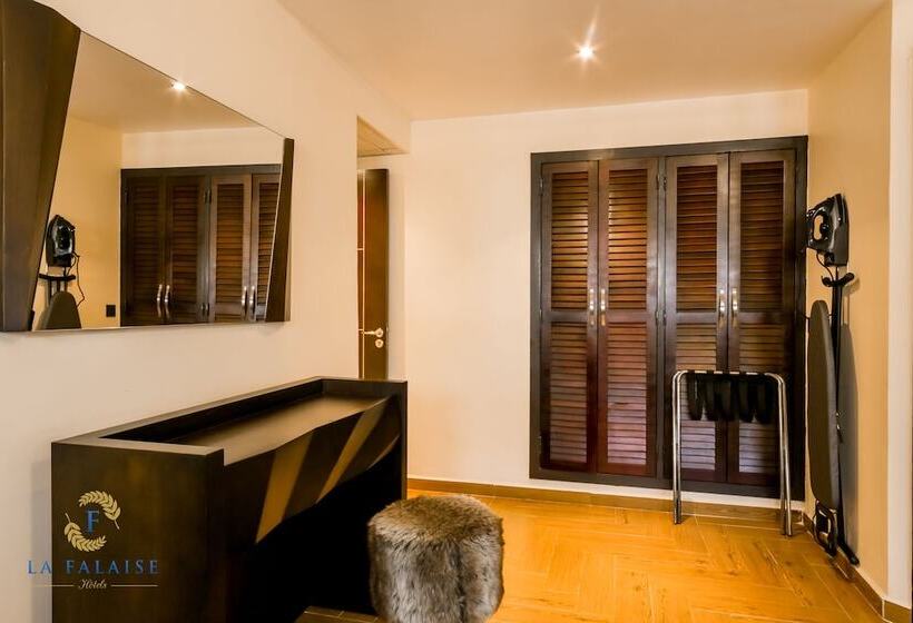 سوییت اجرایی, Hôtel Résidence La Falaise