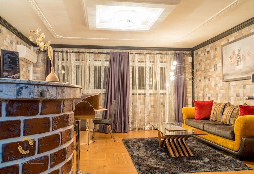 سوییت اجرایی, Hôtel Résidence La Falaise