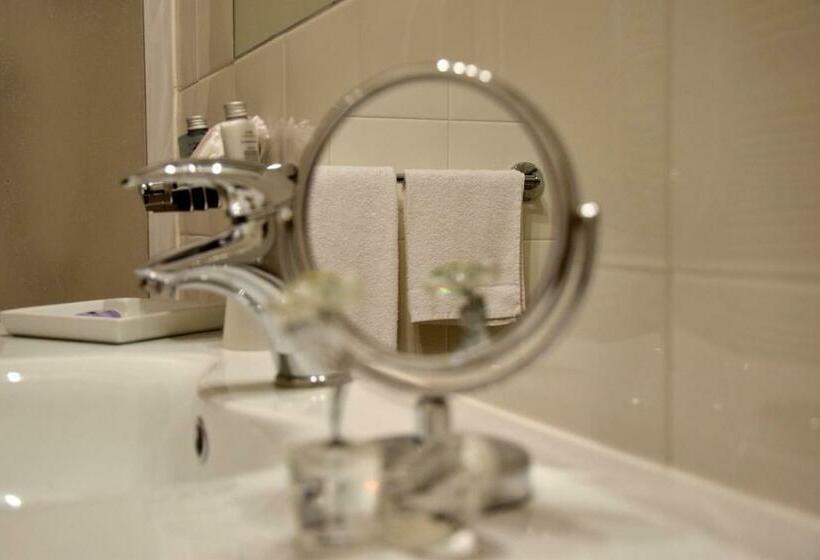 غرفة قياسية فردية, La Torre