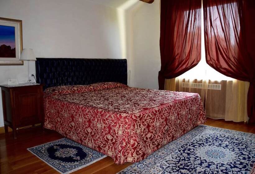 جناح جونيور, La Torre