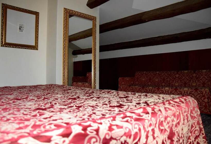 جناح جونيور, La Torre