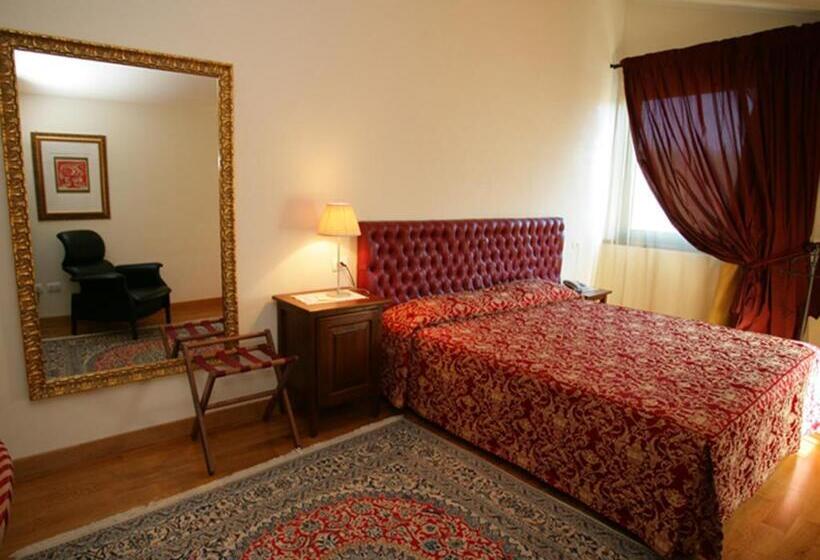 جناح جونيور, La Torre